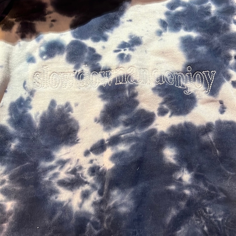 SLOWDOWNANDENJOY tie dye  crew neck